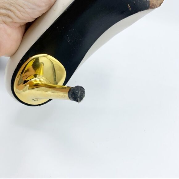 Stuart Weitzman Vintage Ivory Pointed Toe Pump w/Gold Metal Stiletto Heel 7.5 - Picture 12 of 16